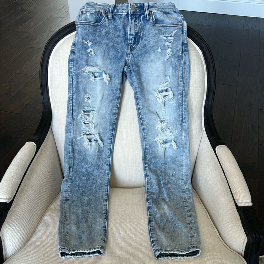 AE distressed airflex+ washed blue jeans